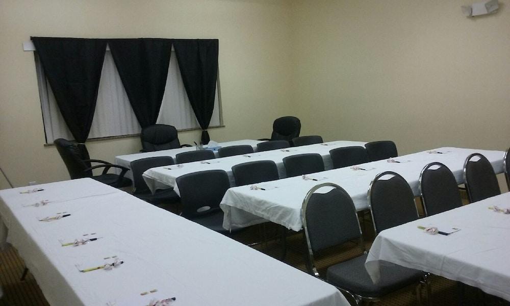 Surestay Studio By Best Western Conroe Downtown Exterior foto